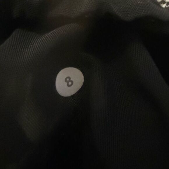 Lululemon black running shorts size 8 - Picture 4 of 4